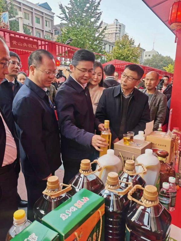 亿万28,油茶莳植生产加工销售,植物油莳植生产加工销售